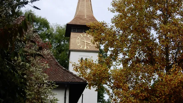 Kirchturm im neuen Kleid (Foto: Hansj&uuml;rg Spycher)